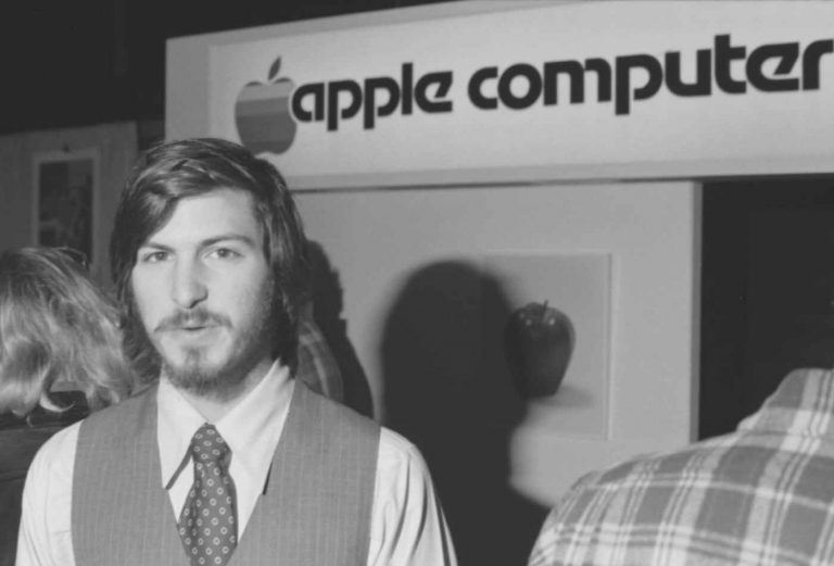 steve jobs biography early life