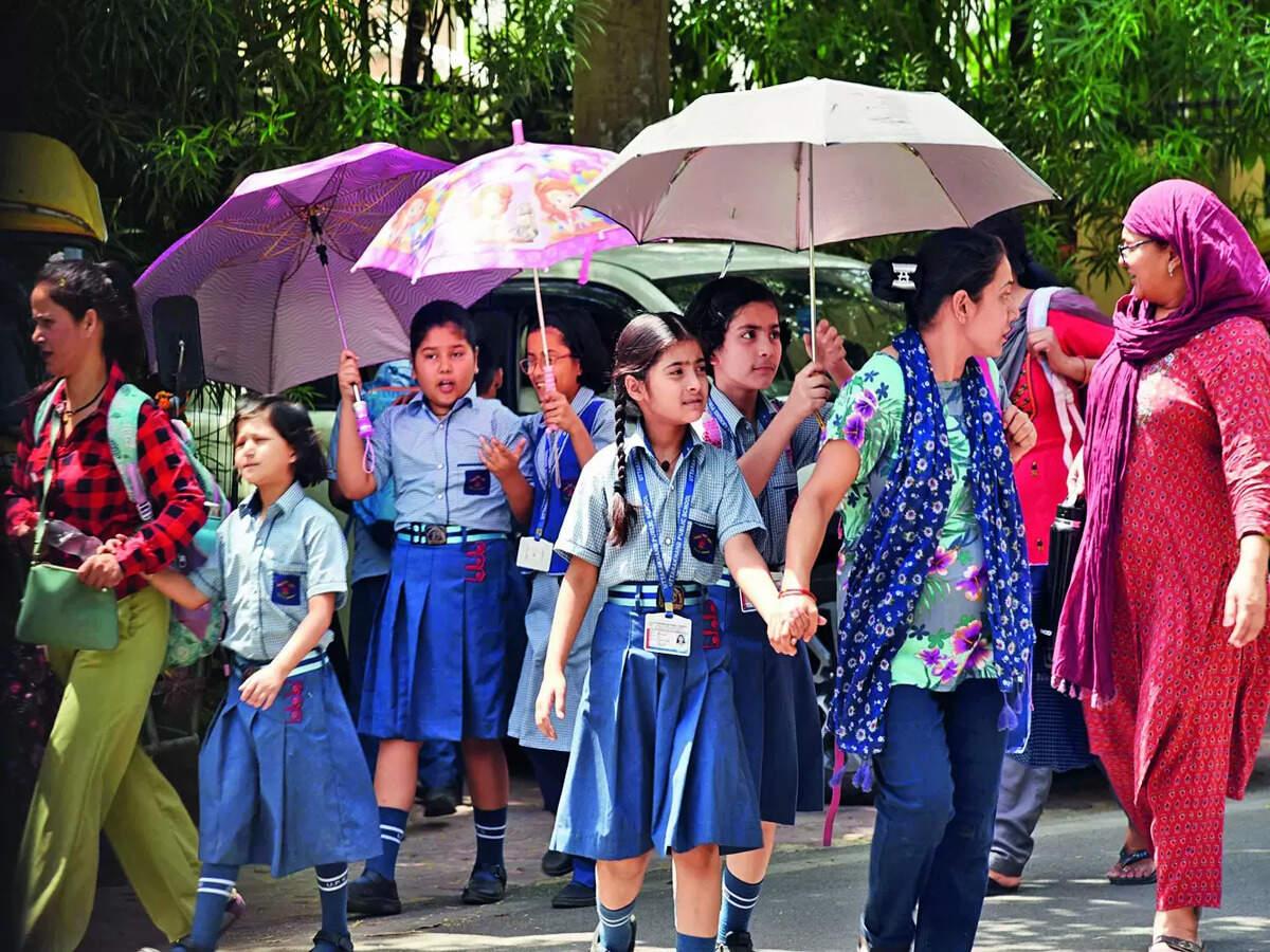 India heatwave school closures