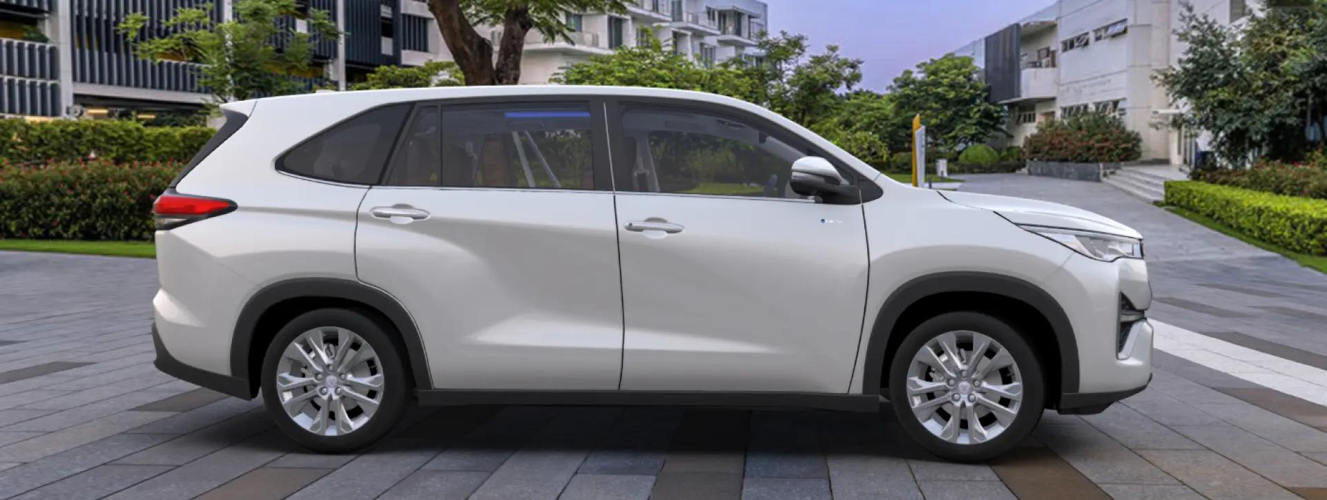 Toyota Innova HyCross